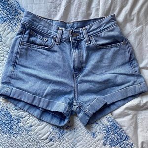Levi’s Mom Shorts